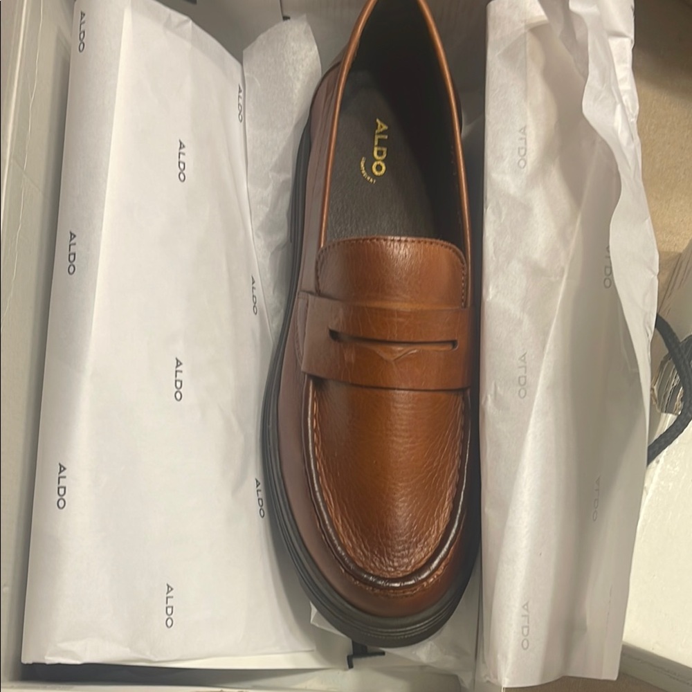 Aldo Woman Tan Leather Loafers